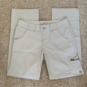 Women’s Columbia beige cargo pants, size 8